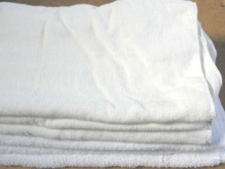 ⚫バスタオルウエス　白200枚　 ●中厚●AB級品● ○圧縮梱包○ ⚫バスタオルウエス 白200枚 ○中厚○AB級品○ ○圧縮梱包